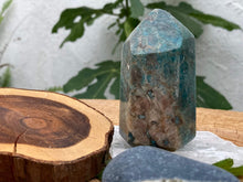 Load image into Gallery viewer, Blue Apatite Tower - Amethyst Aura Moon