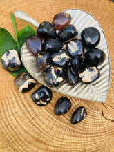 Load image into Gallery viewer, Blue Amber