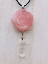 Load image into Gallery viewer, Rose Carving Necklace